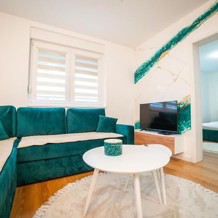 Apartment Vila Idila Tuzla Eksteriør bilde